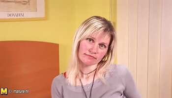 Maskierter Strapon - mehr sexvideos mit reifen frauen sexy Cam Girls auf xgcams.com